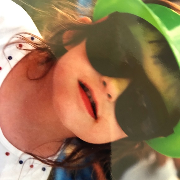 Meet your Posher, Christa - Picture 2 of 2